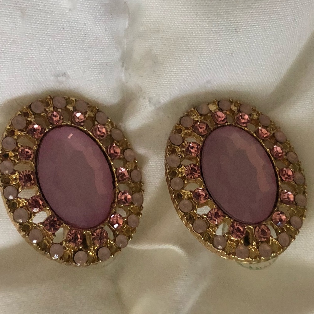 Earrings never worn